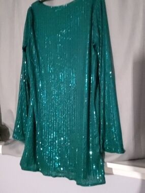 Women's Emerald Sequin Long-Sleeve Cocktail Dress
